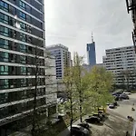 Air-conditioned Gatawaystudio 900m From Station, Parking On Site 아파트 *