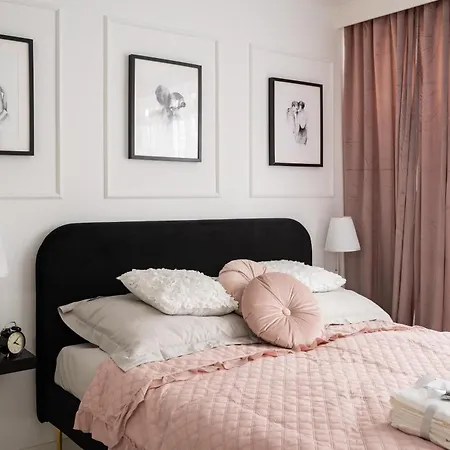 Air-conditioned Gatawaystudio 900m From Station, Parking On Site ורשה