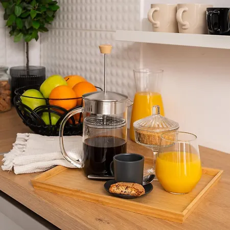 Air-conditioned Gatawaystudio 900m From Station, Parking On Site アパート ワルシャワ