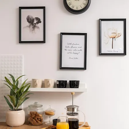 Lägenhet Air-conditioned Gatawaystudio 900m From Station, Parking On Site