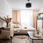 דירה Air-conditioned Gatawaystudio 900m From Station, Parking On Site ורשה