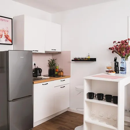 Air-conditioned Gatawaystudio 900m From Station, Parking On Site Apartament